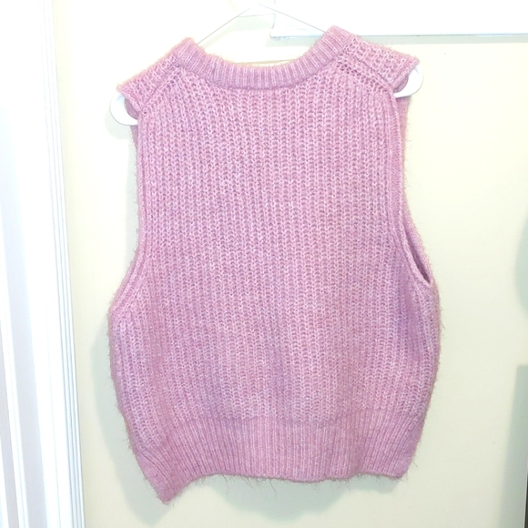 Universal Thread Sweater Vest Large - Picture 2 of 3